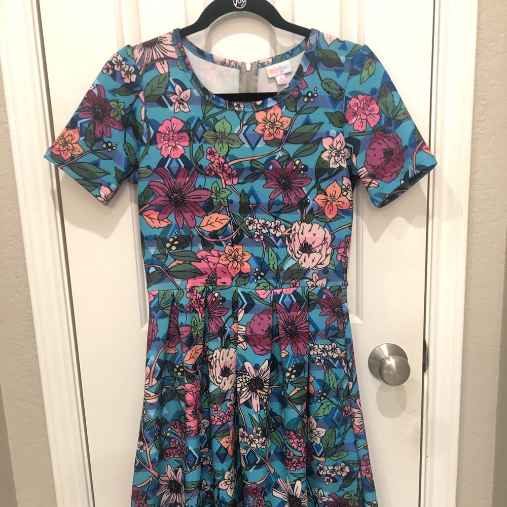 LuLaRoe Amelia Dress